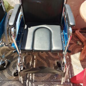 كرسي حمام متحرك نيكل عجل كبير قعدة على حرف U مجهز حركة دخل و خارج المنزل