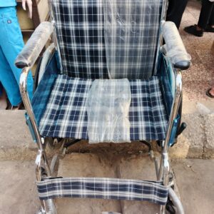 كرسي متحرك استاندر وتر بروف ( يتغسل ) عجل سلك قابل للطي مستورد يستحمل لحد 120 كجم